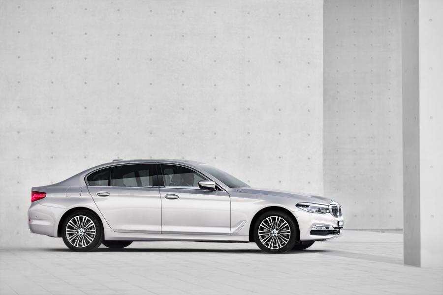  BMW 530Li Luxury Line (G38) 2017 года  (CN) (фото 4 из 13)